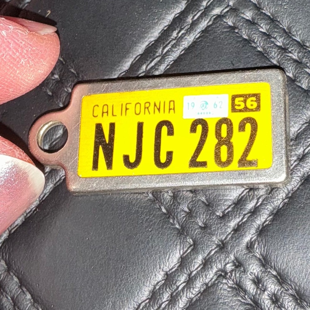 Vintage 1962 California License Plate Keychain DAV NJC 282 Collectible Tag - Picture 3 of 5